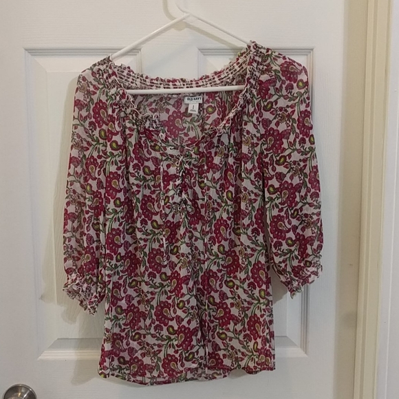 Old Navy Tops - Donated!!!!🚨Last Call❗️Summer top
